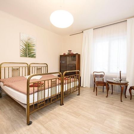 Libusina Villa 库特纳霍拉 外观 照片